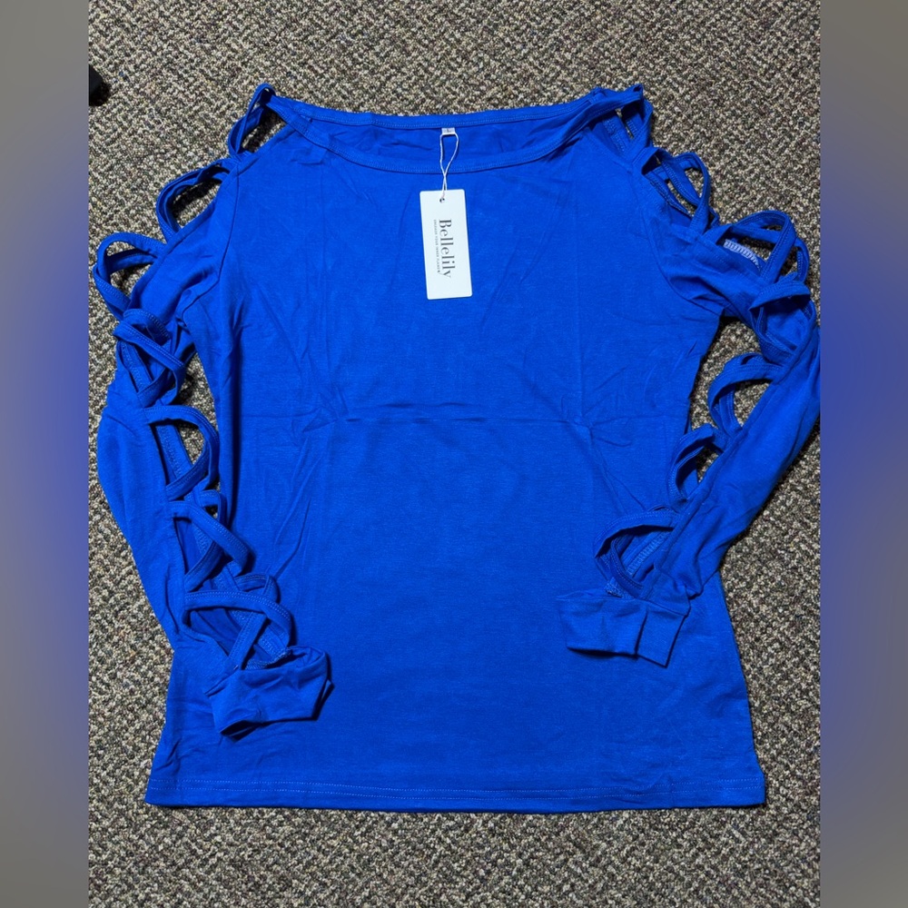 Bellelily top blue women’s large, cross cross long sleeves, NWT